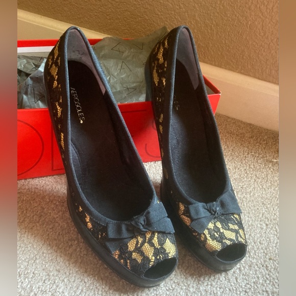 🍂EUC Beautiful Aerosole Open Toe Lace Heels - Picture 2 of 3